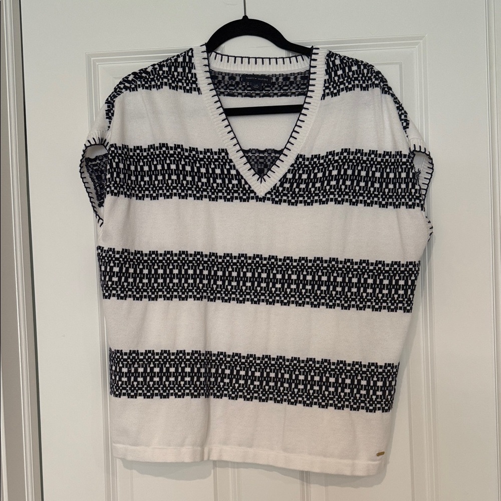 Tommy Hilfiger Navy and White Knit Sweater